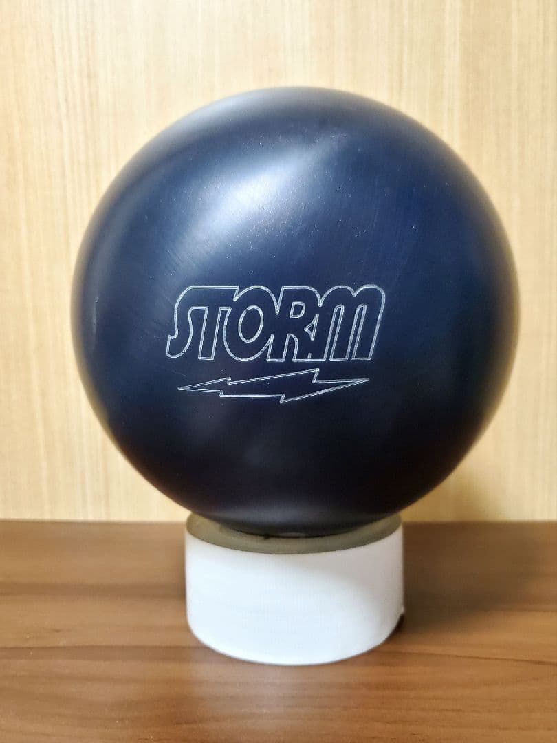 [美品]フィジックスブラックアウト ボウリングボール　14P