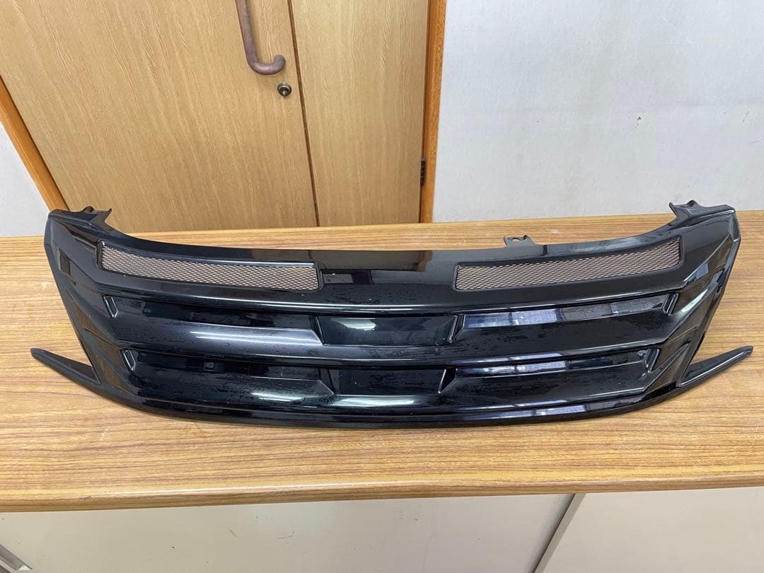 【送料無料】ステップワゴン　RP 前期　ノブレッセ　フロントグリル