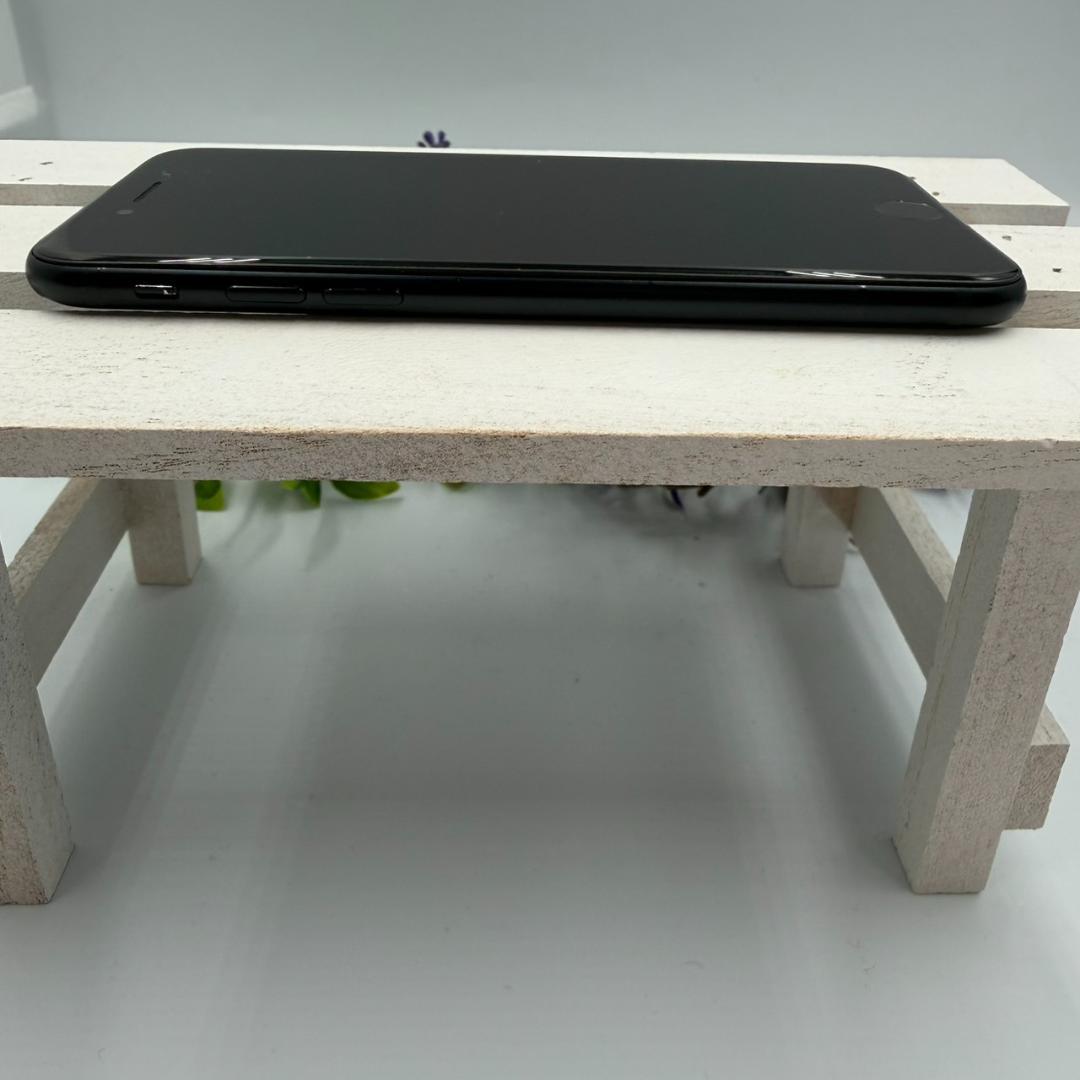 iPhone SE第3世代 64GB ミッドナイト 369