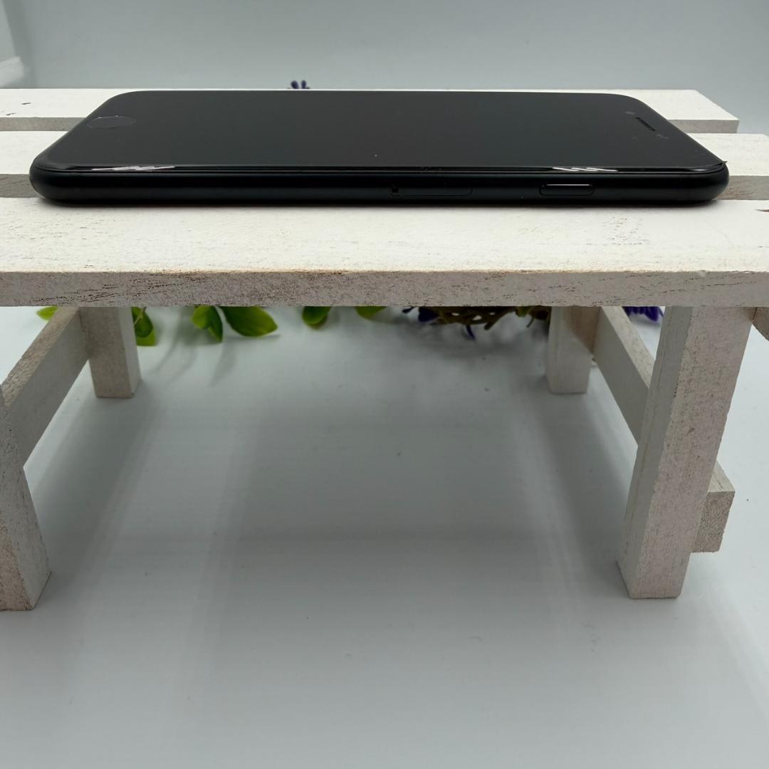 iPhone SE第3世代 64GB ミッドナイト 369