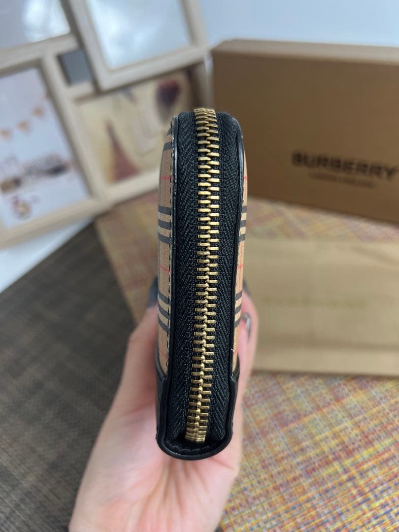 ✨極美品✨BURBERRY バーバリー ノバチェック　長財布　ラウンドファスナー
