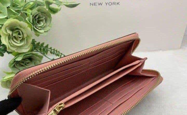 新品未使用コーチ長財布シグネチャーフローラル柄レディースメンズ送料無料即日発送