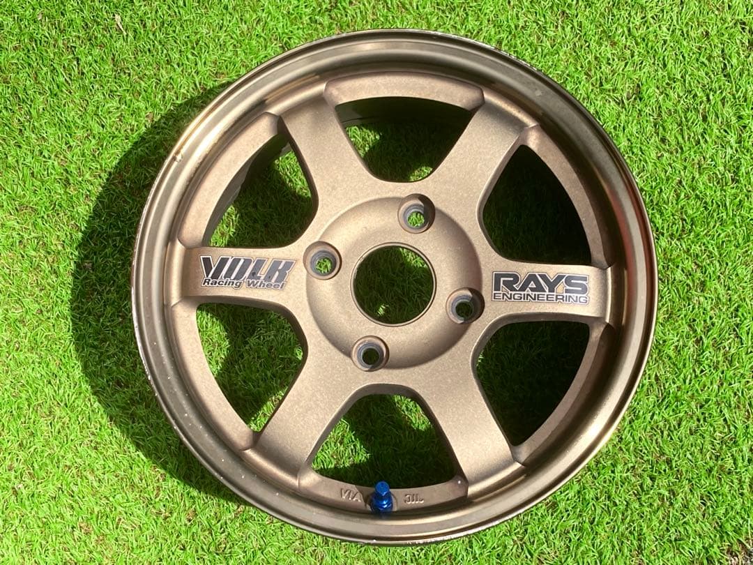 AZ-1のフロントで使用 RAYS TE37 14インチ6J114.3ホイール