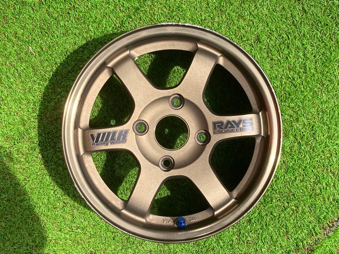AZ-1のフロントで使用 RAYS TE37 14インチ6J114.3ホイール