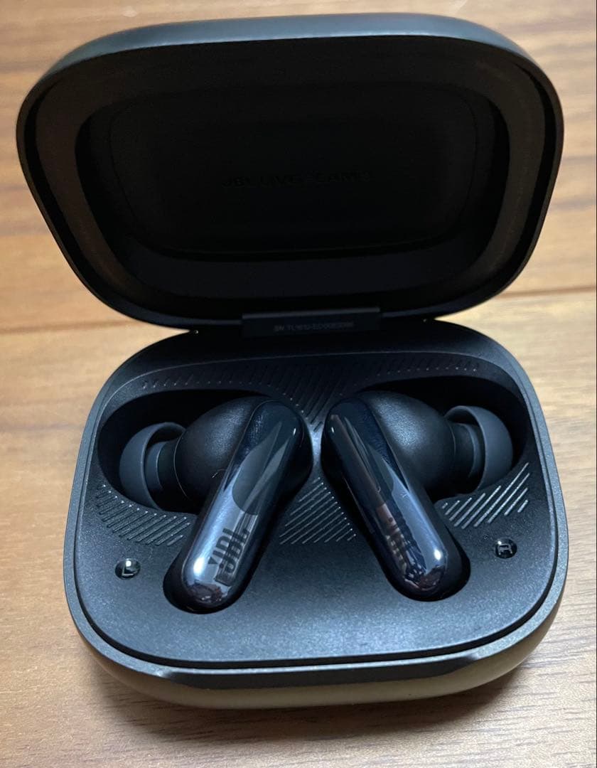 【美品】JBL LIVEBEAM3 ワイヤレスイヤホン ブラック