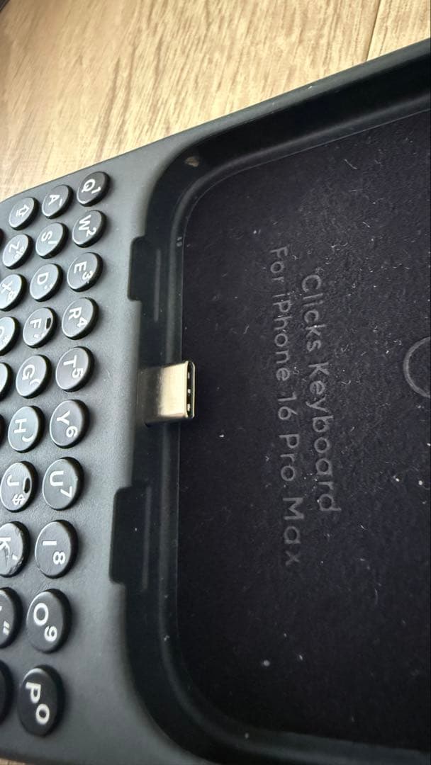 Clicks Keyboard iPhone16ProMax用ケース ブラック