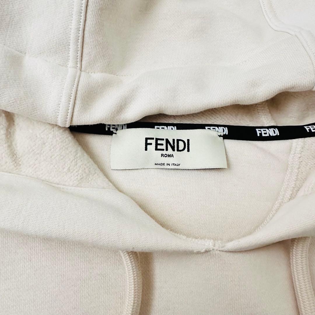【極美品】FENDI/スウェット/パーカー/フーディ/クリーム/ホワイト