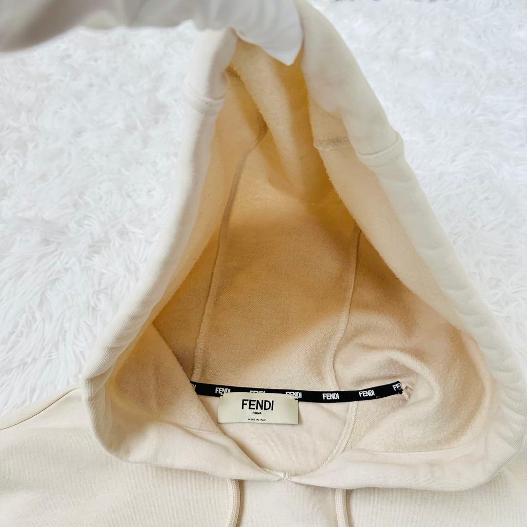 【極美品】FENDI/スウェット/パーカー/フーディ/クリーム/ホワイト