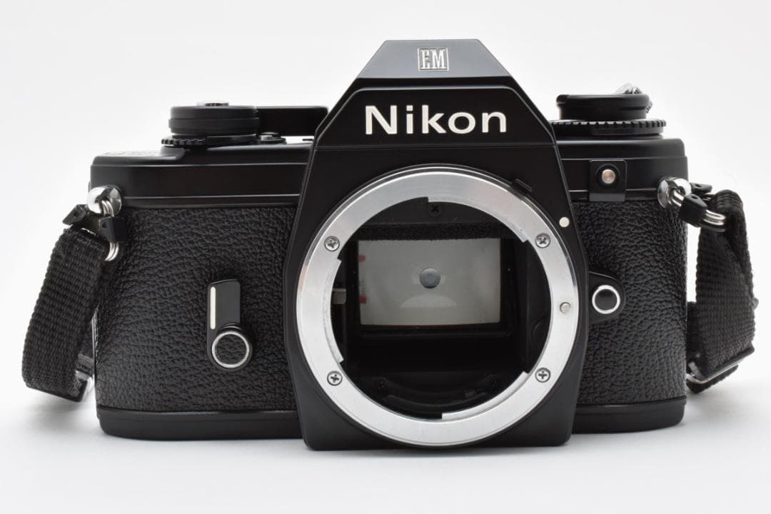 超美品 NIKON ニコン EM フィルムカメラ モルト新品交換済 M868