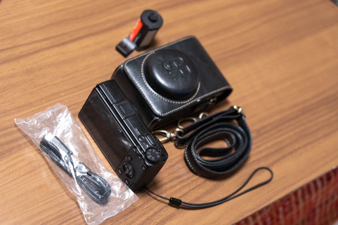 【美品】RICOH GR III｜付属品多数｜多言語対応（国際版）