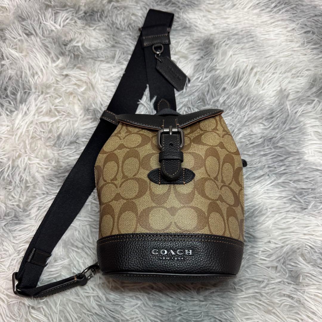 美品 コーチ ショルダーバッグ ボディバッグ クロスボディ 斜め掛け メンズ
