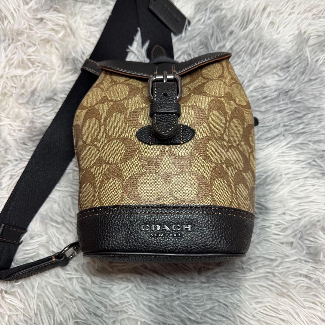 美品 コーチ ショルダーバッグ ボディバッグ クロスボディ 斜め掛け メンズ