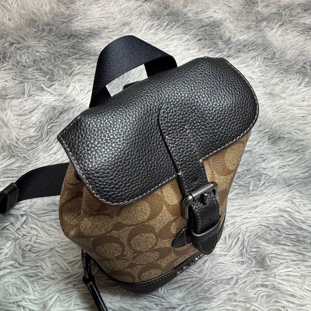 美品 コーチ ショルダーバッグ ボディバッグ クロスボディ 斜め掛け メンズ