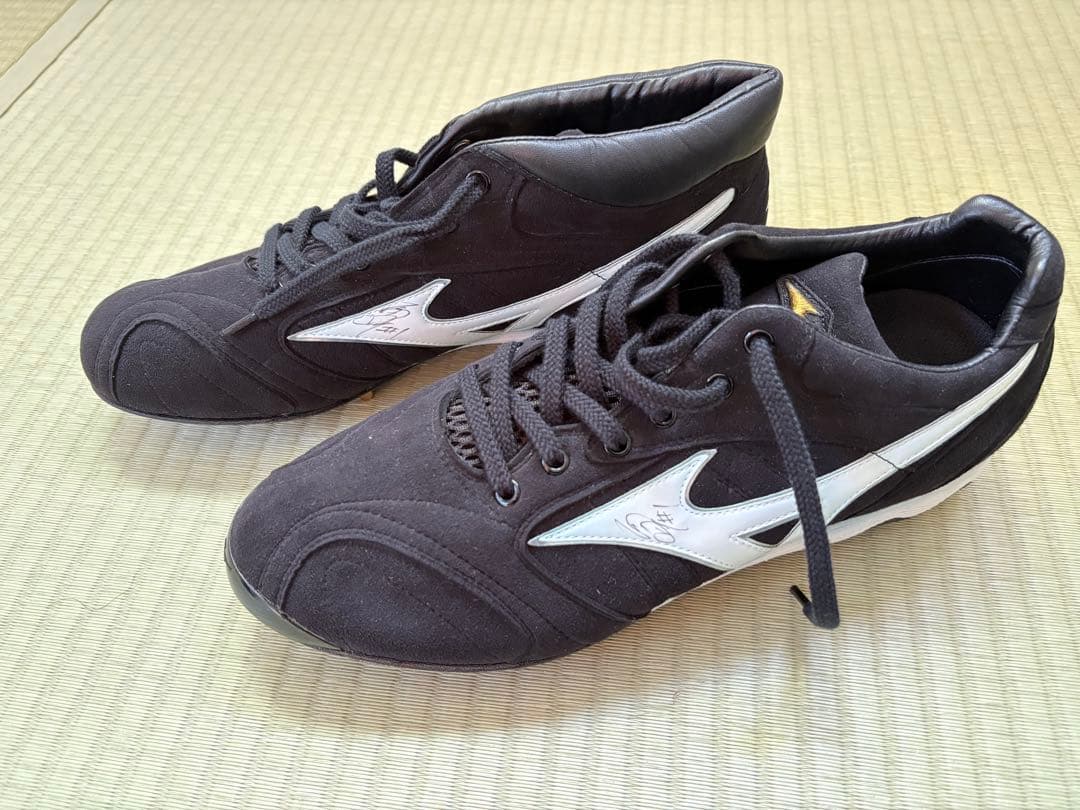 Mizuno スパイクシューズ 西武ライオンズ 栗山巧 サイン入り