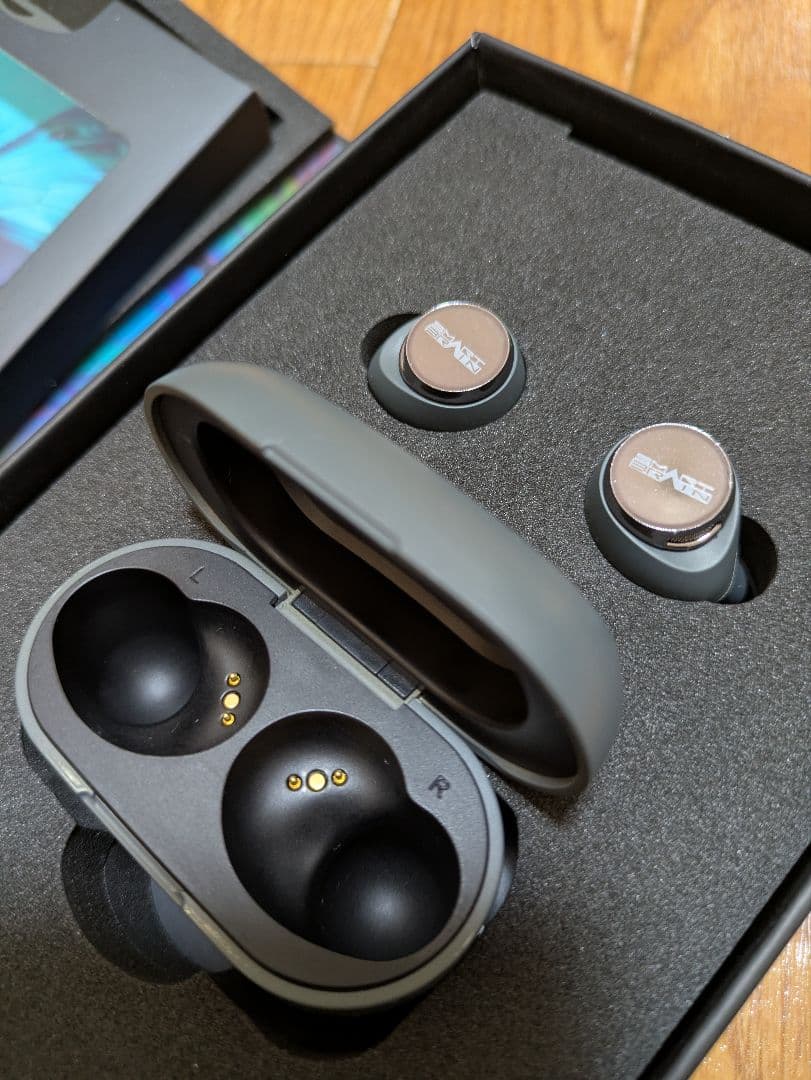 TE-D01v-555 AVIOTワイヤレスイヤホン 仮面ライダー555モデル