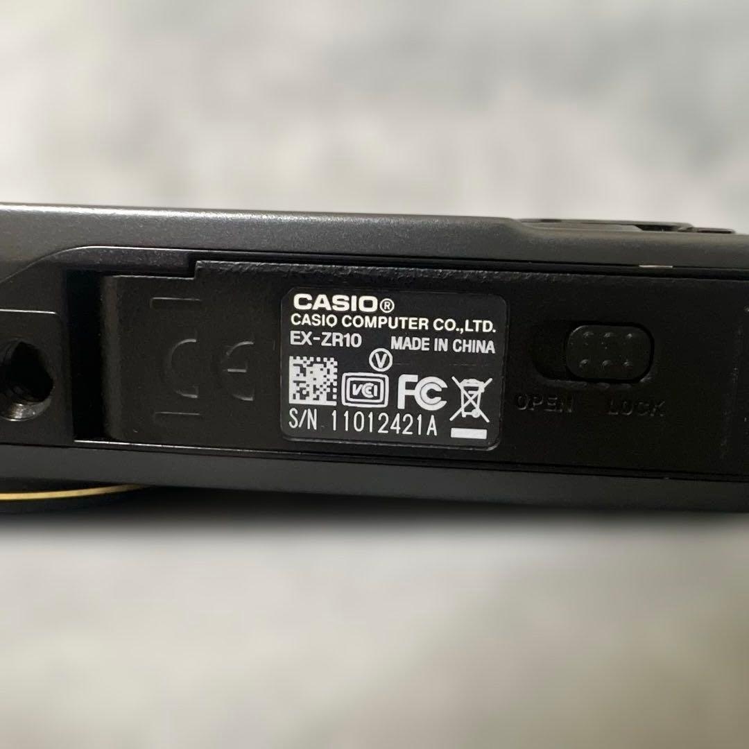 デジタルカメラ CASIO EXILIM EX-ZR10