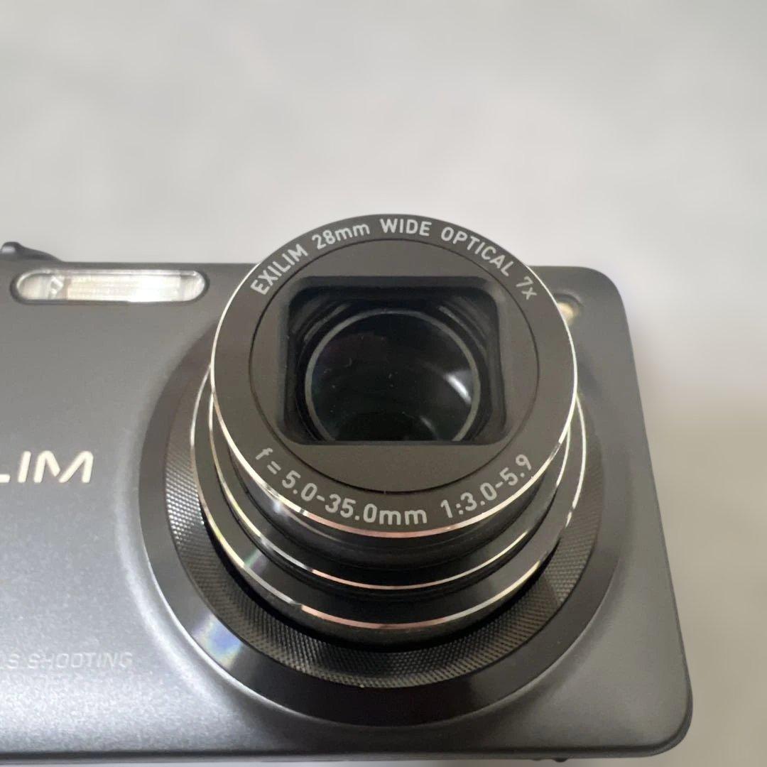 デジタルカメラ CASIO EXILIM EX-ZR10