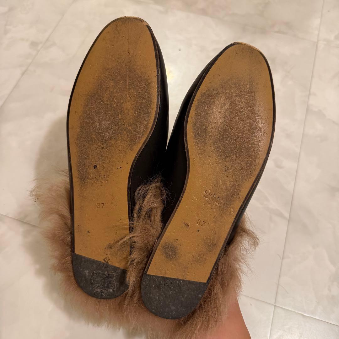 GUCCI ブラック ローファー ファー付き