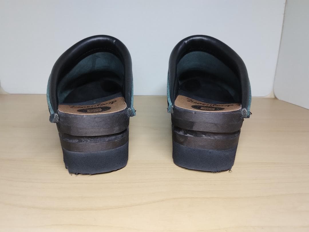 サボ トロエントープ TROENTORP 黒 レザー クロッグサンダル スタッズ