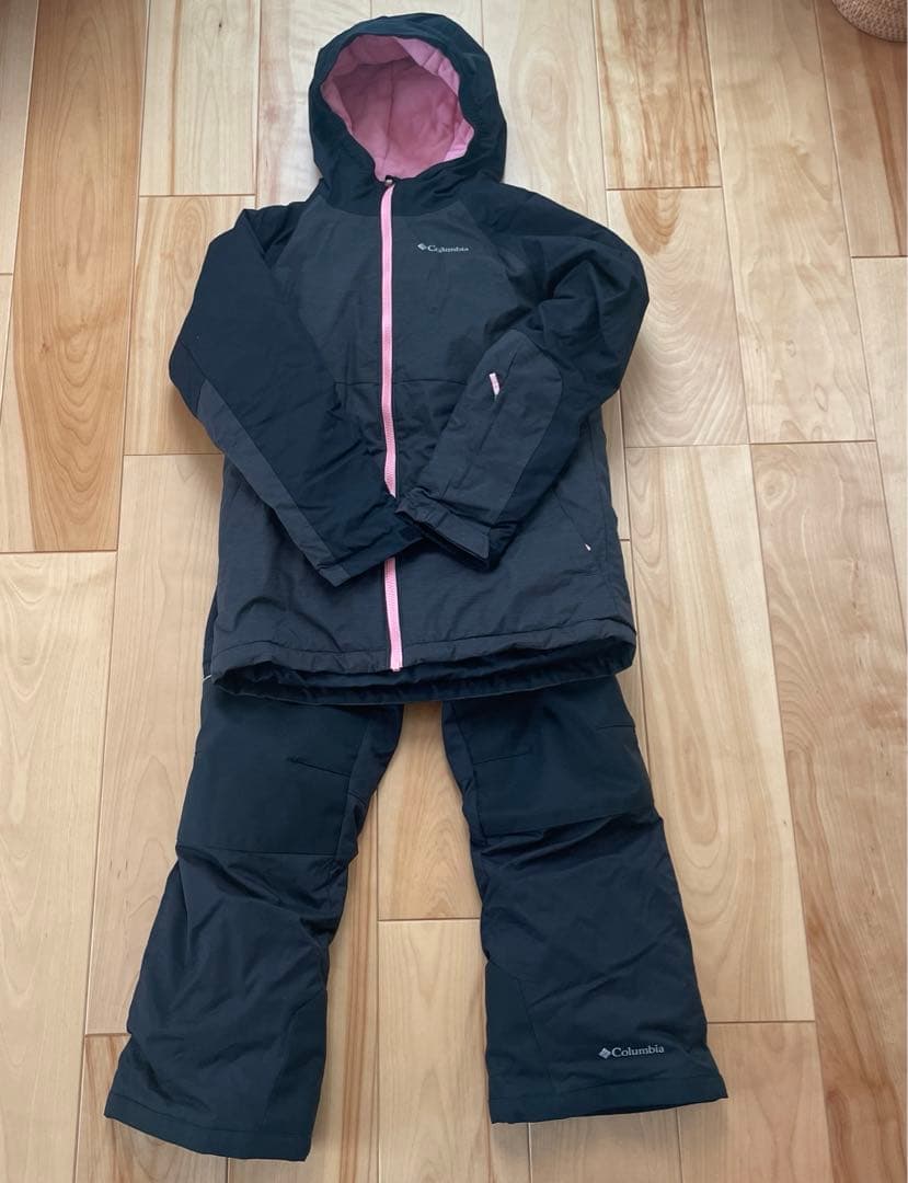 Columbia スキーウェア 140サイズ子供用 黒とピンク