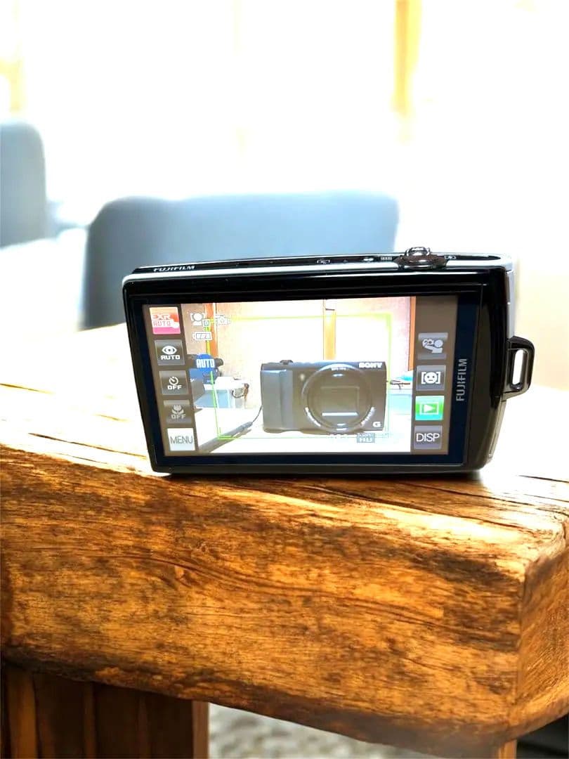 富士フィルムFINEPIX Z 1000EXRホワイト 美品　充電器有り