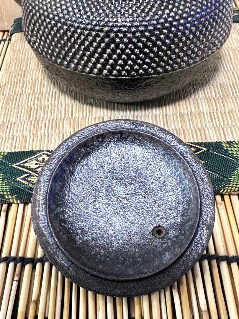 未使用品　南部岩鋳三代目清末造　０.３型アラレ 砂鉄急須　和銑　南部鉄瓶