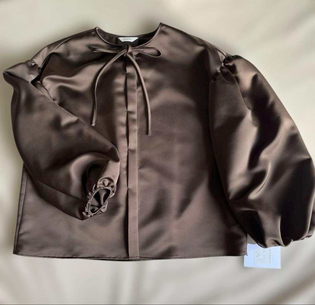 【新品・タグ付】OHGA SATIN BLOUSE サテンブラウス