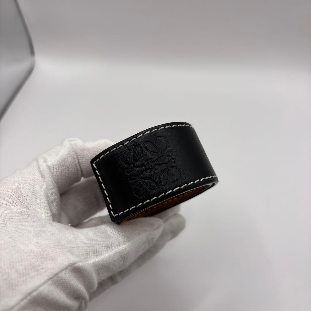LOEWE バングル　ブラック　アナグラム　スラップ　レザー　型押し　ロエベ