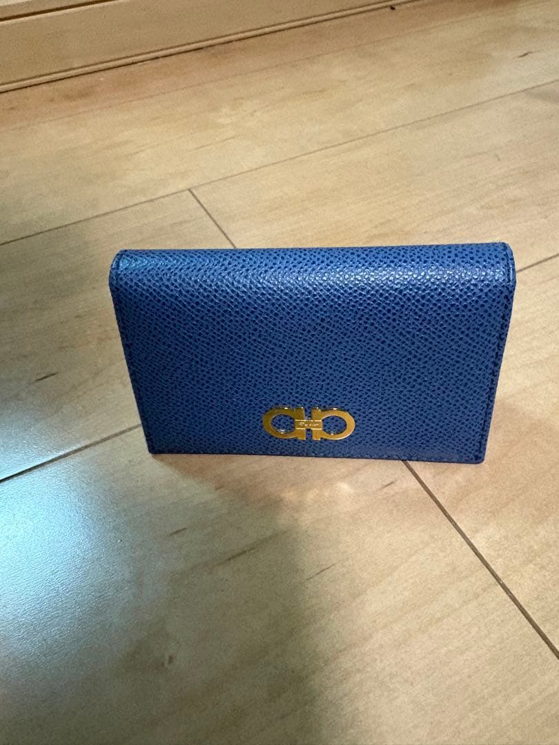 最終値下げ！未使用フェラガモレザー 名刺入れ