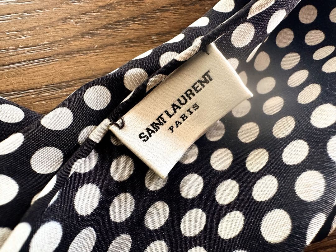 saint laulent クラヴァット　黒×白