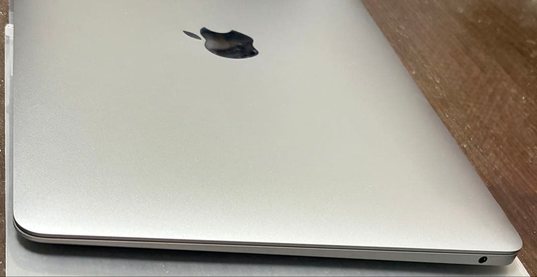 MacBook Air M1 2020 8GB/256GBバッテリー98%