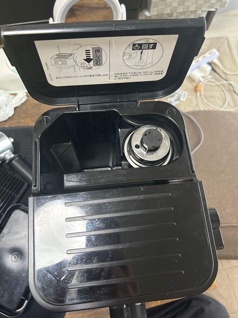 デロンギ　スティローザ　定圧タンパー、ミルクフォームピッチャー付