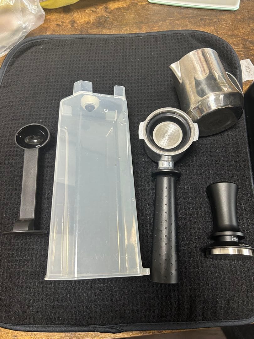 デロンギ　スティローザ　定圧タンパー、ミルクフォームピッチャー付