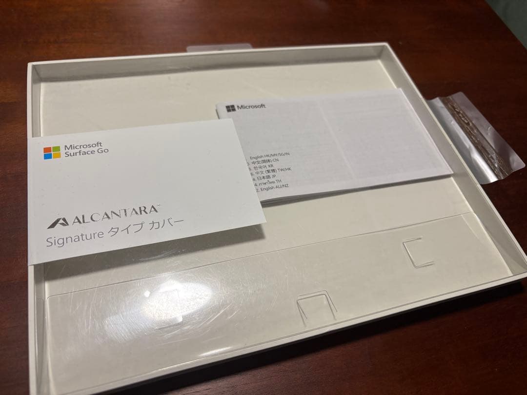 Microsoft Surface Go 128GB キーボード、充電器、箱付き