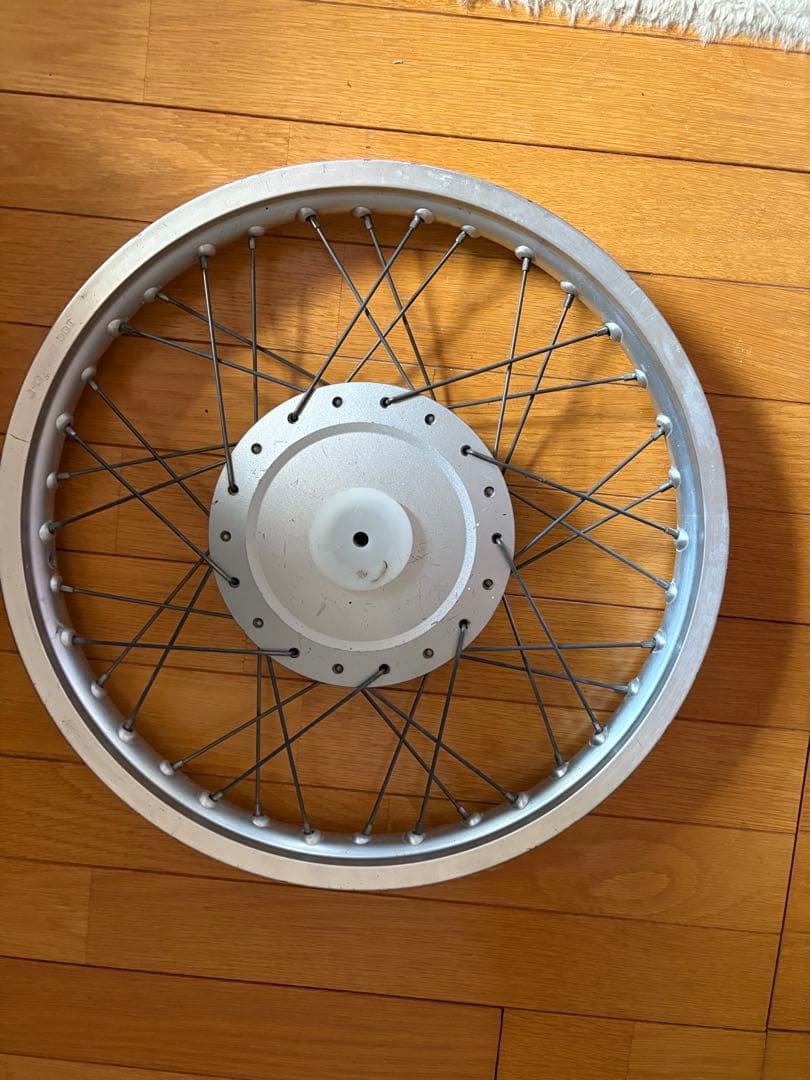 スポークホイール シルバー 使用感あり