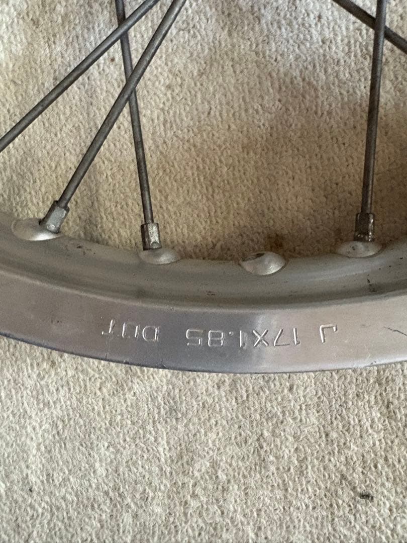 スポークホイール シルバー 使用感あり