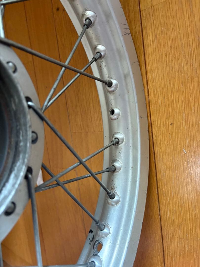 スポークホイール シルバー 使用感あり