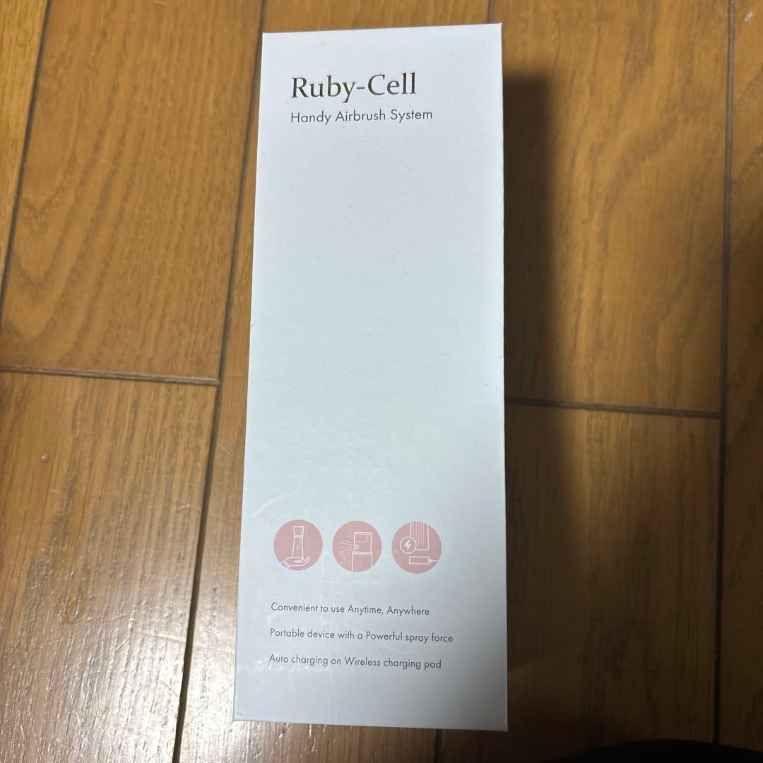 Ruby Ceelハンディブラシ　ホワイト