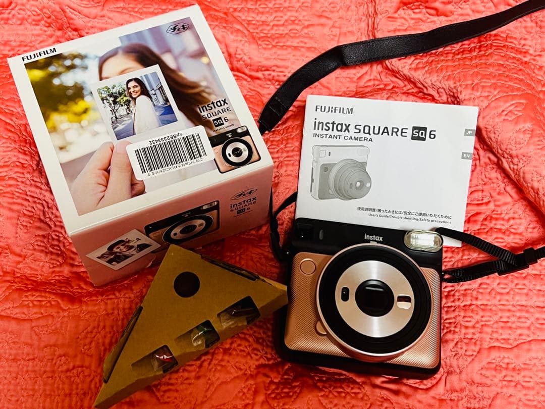 一番人気！美品FUJI FILM INSTAX SQ６ インスタントカメラ