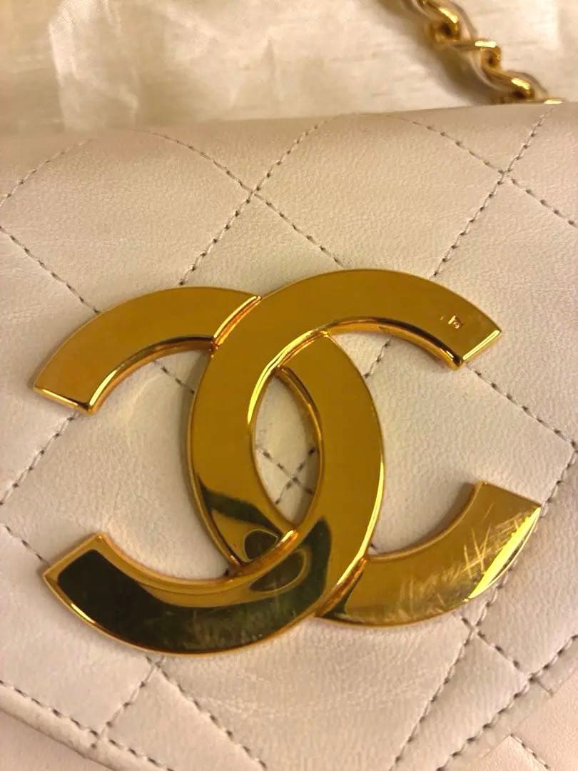 CHANEL（シャネル）のヴィンテージショルダーバッグ、ホワイトラムスキン