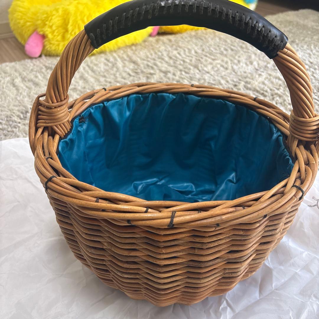 新品　エバゴス　籐製バスケット 青色内布