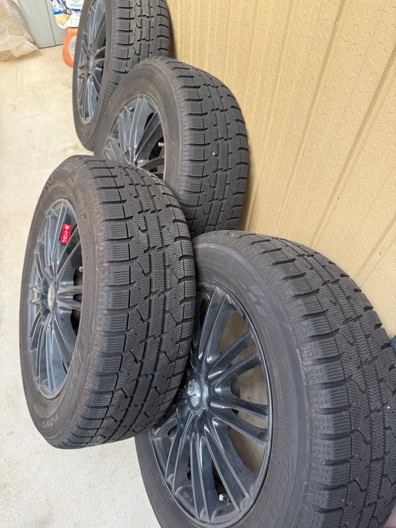 プリウスα バリ山 国産スタッドレス トーヨー205/60R16 お値引き可能◎