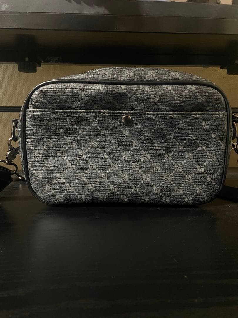 「GUCCI」スモール クロスボディバッグ　ショルダーバック　グレー