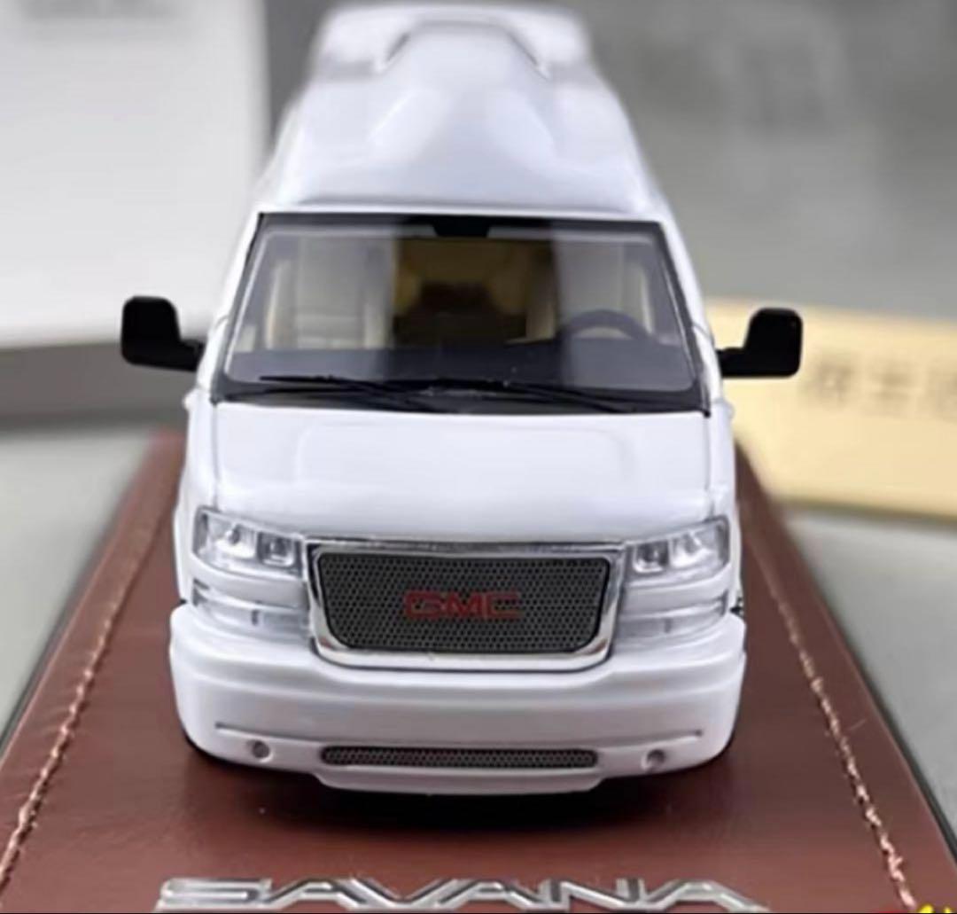 GOC 1/64 GMC SAVANA サバナ サバンナ 白 ホワイト アメ車