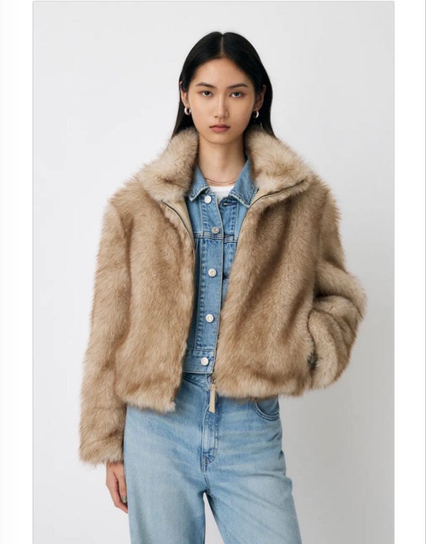 ベージュ ファーショートジャケット