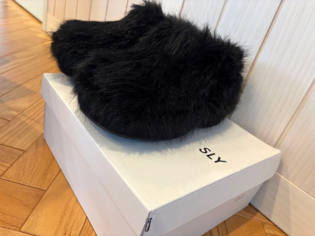 【美品】SLY 厚底ロングファーサンダル　M