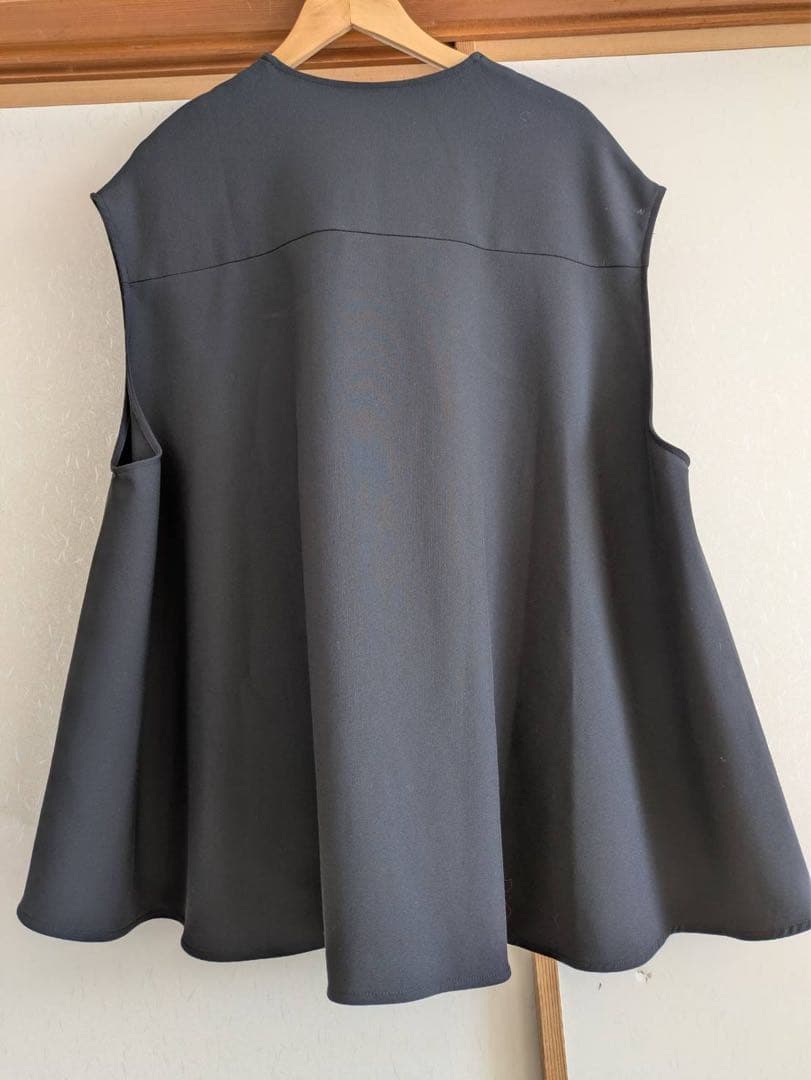 未使用近　ビアズリー ポケットジレ　ブラック　定価27,500