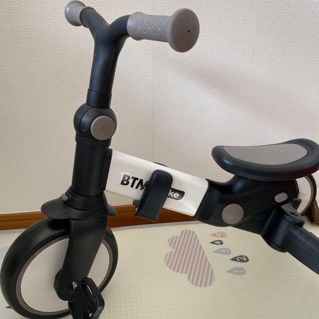 美品　BTM三輪車　人気7in1 ホワイト　調節可能6ヶ月〜6歳