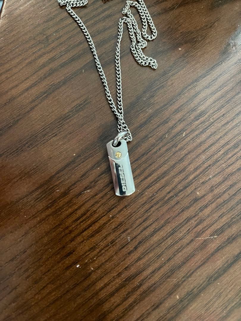 Diesel シルバー プレート型ペンダントネックレス