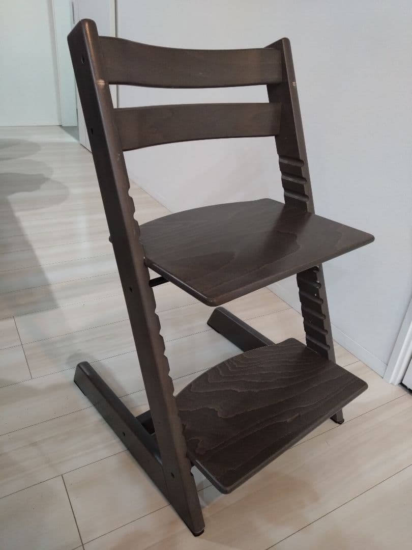 STOKKE ヘイジーグレー ハイチェア